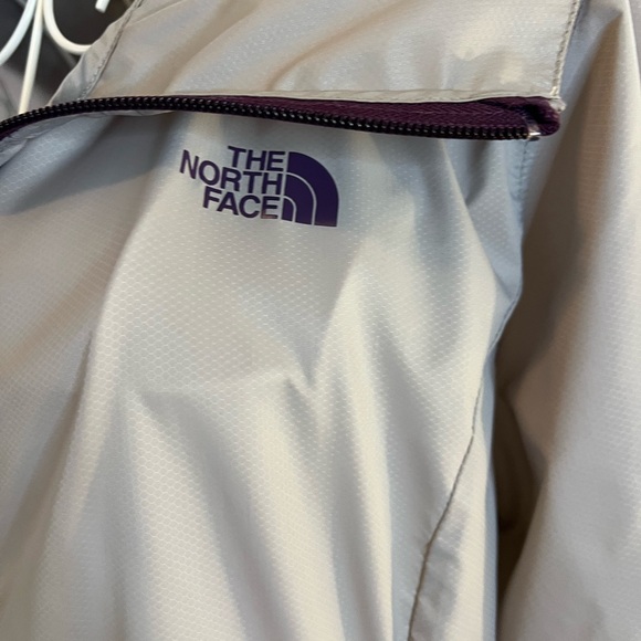The North Face Women's Gray Windbreaker Jacket - Picture 2 of 7
